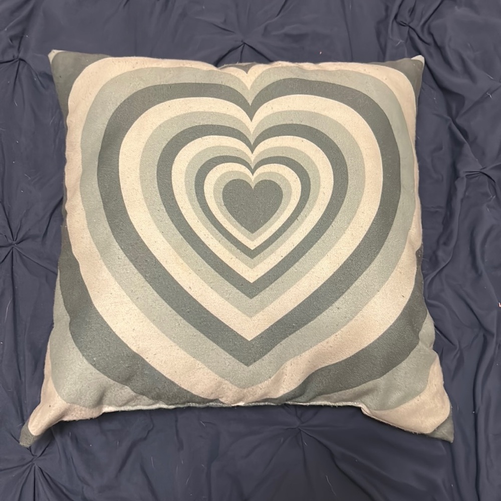 Decor green heart pillow (brand new quality)